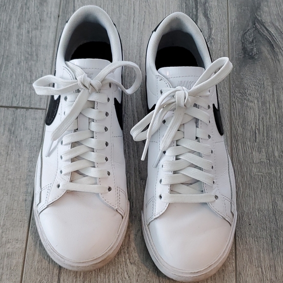 Nike White and Black croc soowsh Sneakers